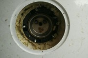 热水器水垢清除方法（轻松去除热水器内的顽固水垢）