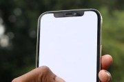 如何以iPhone强制重启手机（轻松解决iPhone卡顿和无响应问题）