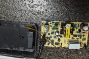 赛车充电器灯不亮是什么问题？