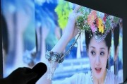 投影仪如何安装在投影墙上？