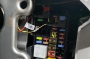 行车记录仪屏线和电源线相同吗？如何正确连接？