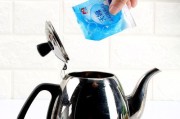 去除水壶水垢的方法-使用饮水机（简便高效清洁无忧）