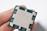组装电脑时i77700处理器表现如何？如何解决兼容性问题？