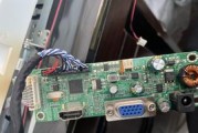 如何解决HPC显示器不全屏的问题（优化您的HPC显示器设置）