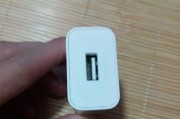 手机充电器前端卡槽的作用是什么？卡槽损坏后如何更换？