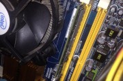 翻盖电脑插内存卡的图解教程是什么？操作步骤详细吗？