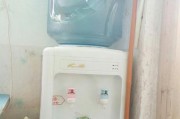 饮水机漏水问题的修理与解决方案（修复饮水机漏水问题的简单方法与技巧）