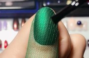 美甲拍照时手机灯怎么关闭？操作步骤是什么？