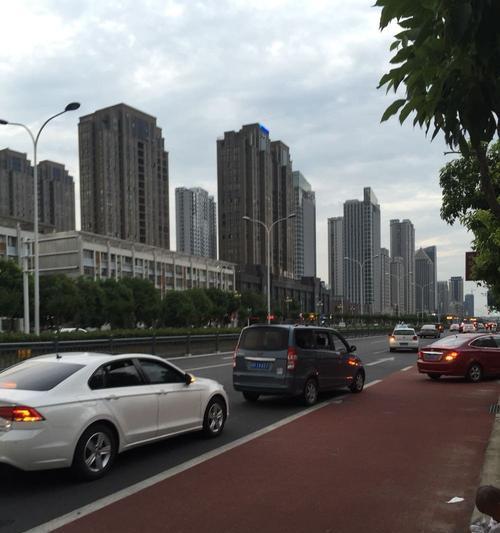 淮安市楚州区——繁华都市的璀璨风景（以楚州区为中心，探索淮安市最繁华的商业、文化和旅游景点）
