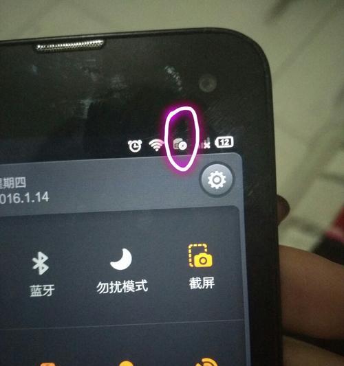 手机卡屏幕怎么办？（解决方法与注意事项）