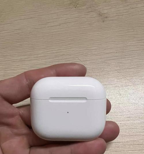 苹果如何连接蓝牙耳机（完全指南和解决方案，让你的苹果设备与蓝牙耳机无缝连接）