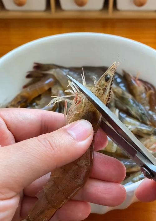 轻松掌握更换表带的妙招（教你如何轻松更换表带，让你的手表焕然一新）