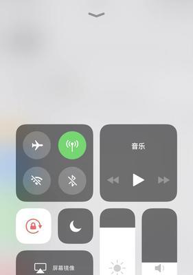 如何取消iPhone小锁图标？（使用简单方法轻松解锁你的iPhone）