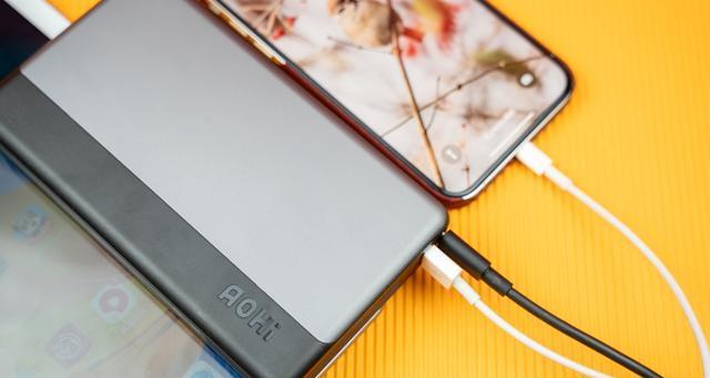 解决iPhone充电半天电量不变的方法