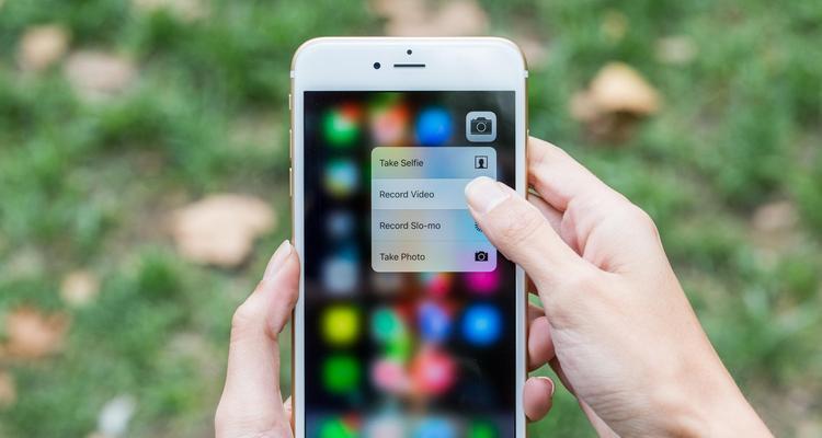 iPhone传输照片至新手机的方法（利用技巧快速、便捷地将照片从iPhone传输至新手机）
