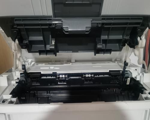 解决打印机无法吸入纸的问题（纸张顶住打印机进纸口的解决方法）