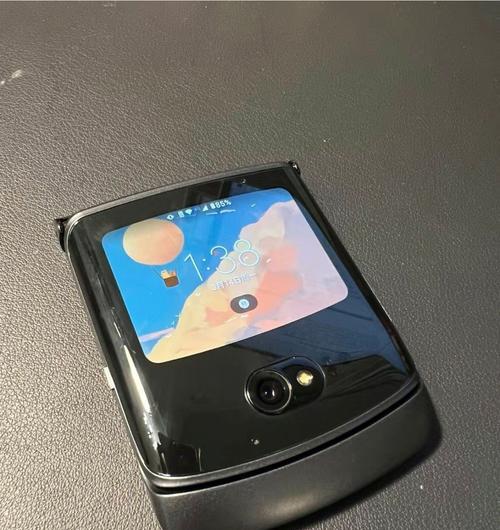 摩托罗拉RAZR2022（全新一代RAZR折叠手机带来的性体验与惊喜）