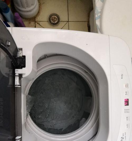 洗衣机放水产生气泡的原因及解决方法（洗衣机放水中出现气泡是正常现象）