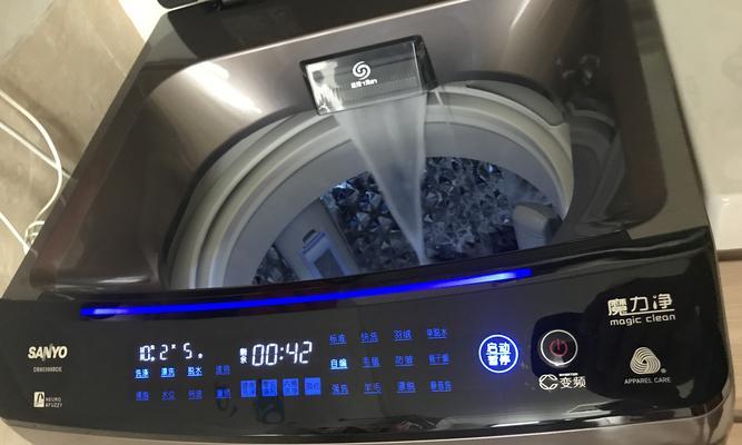 自动洗衣机漏水的原因及解决方法（查看下这些地方）