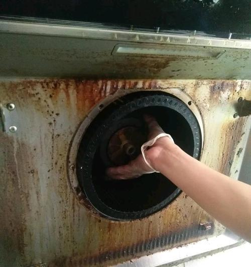 物理清洗油烟机的有效方法（彻底清除厨房油烟的技巧与要点）