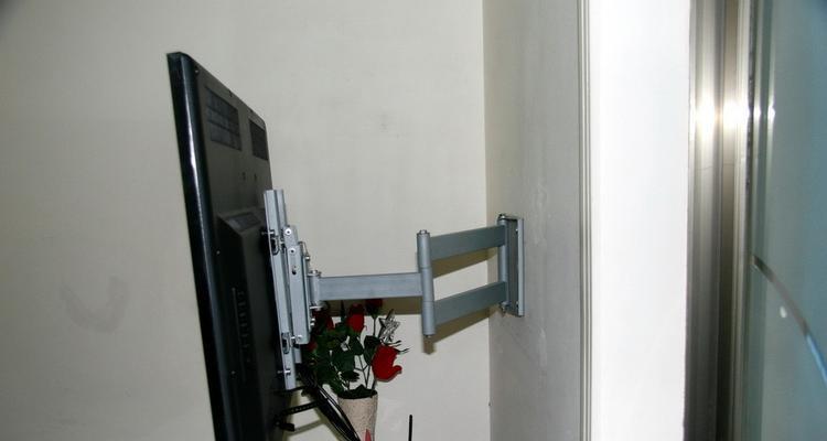 解决电视沙沙声的有效方法（打造清晰声音的电视观影体验）