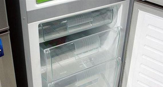 冰箱下面不制冷的原因及解决方法（揭开冰箱下面不制冷的谜团）