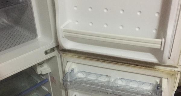如何正确清洗海尔520冰箱（轻松掌握清洗方法）