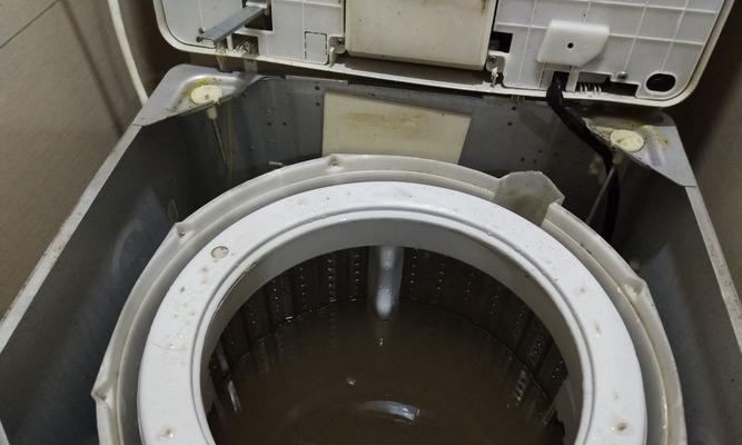 如何解决洗衣机进水超多的问题（有效控制洗衣机进水量的关键方法）