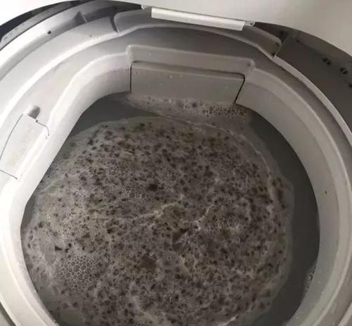 以小苏打洗衣机清洗方法（简便有效的家居清洁秘诀）