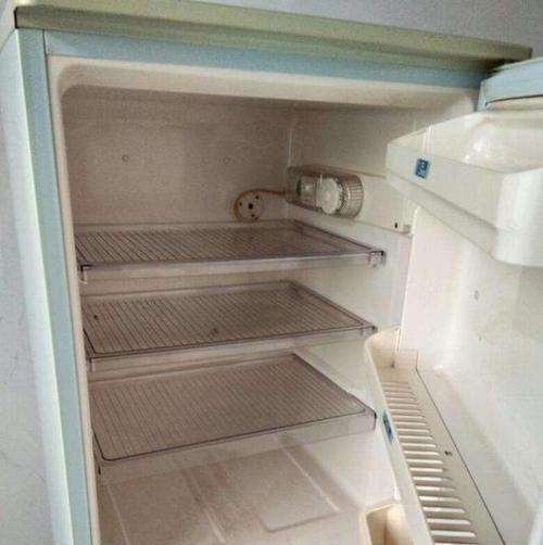 保持冰箱清洁，不会损坏（轻松清洁冰箱）