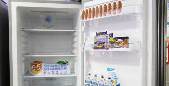 如何清洗冰箱管子——保持冰箱清洁的小技巧（冰箱管子清洗方法及注意事项）