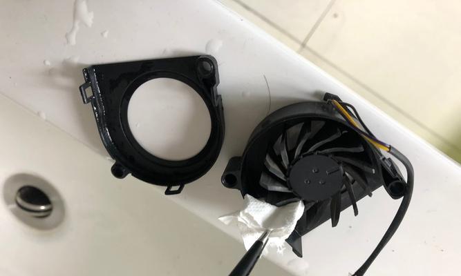 投影仪风扇1错误的原因及解决方法（排除投影仪风扇1错误）