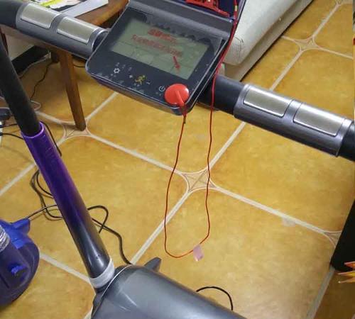跑步机出现锁的原因及解决方法（揭秘跑步机锁机现象）