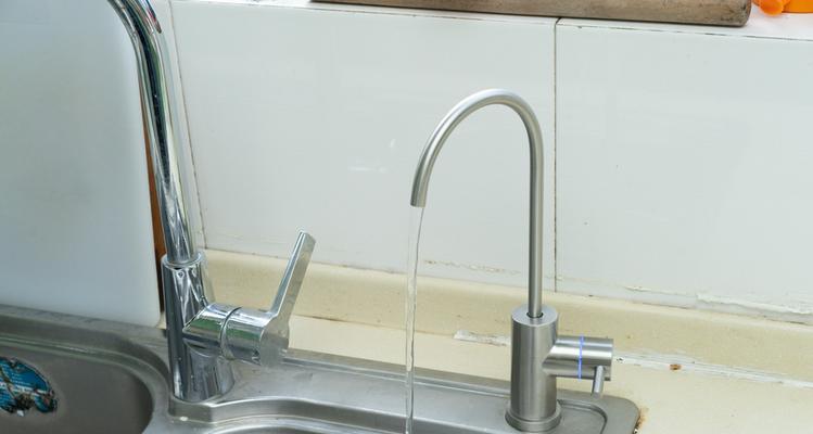 净水器断水后的应对措施（保障家庭饮水安全的关键措施）