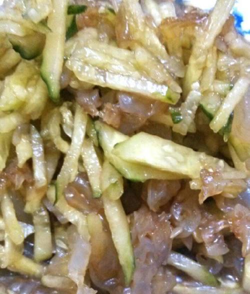 海蜇丝怎么凉拌好吃怎么洗（凉拌海蜇丝的正确做法）