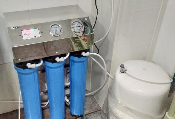 净水器无法正常净水的维修方法（解决净水器无法正常净水问题的实用技巧）