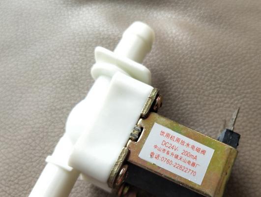 饮水机底座维修费用分析与解决方案（降低饮水机底座维修费用的关键技巧和注意事项）