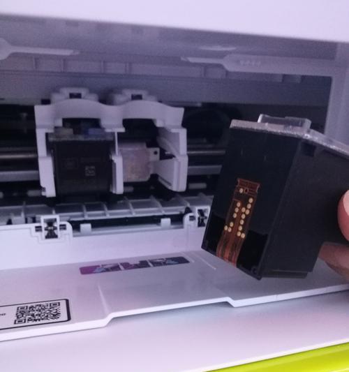 如何处理打印机卡纸问题（解决打印机卡纸的实用技巧与建议）