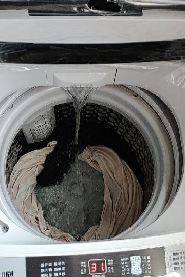 洗衣机漏水问题解决方法（探究洗衣机漏水的原因及应对措施）