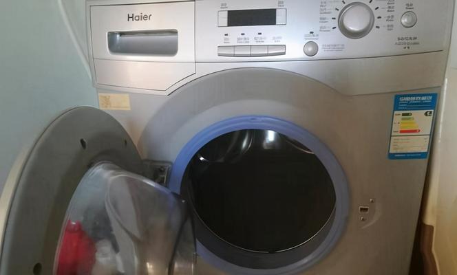 滚筒洗衣机漏水的原因及解决方法（常见漏水位置及解决方案）
