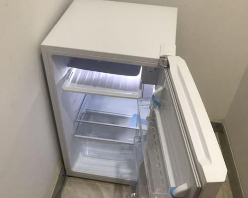 冷藏室有水的问题及解决办法（探究冷藏室结水原因及如何有效避免）
