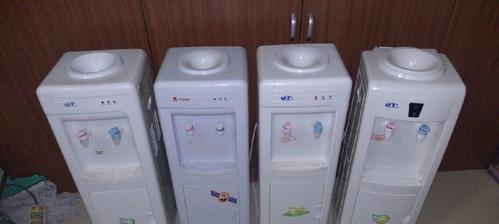 饮水机灯不亮了怎么修（解决饮水机灯不亮的简单方法）