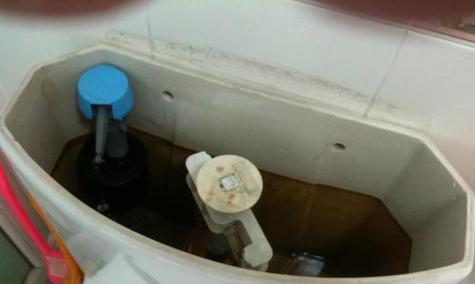 马桶水箱漏水的原因及解决办法（马桶水箱漏水的常见问题及应对措施）