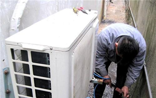 以空调加氟的排气原因与方法（空调维修中的排气作用及关键步骤）