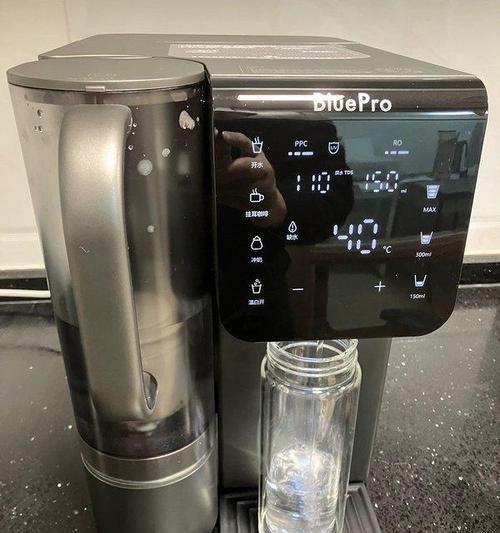 饮水机滴水的原因——探寻问题的根源（解密饮水机滴水的危害及防范之道）
