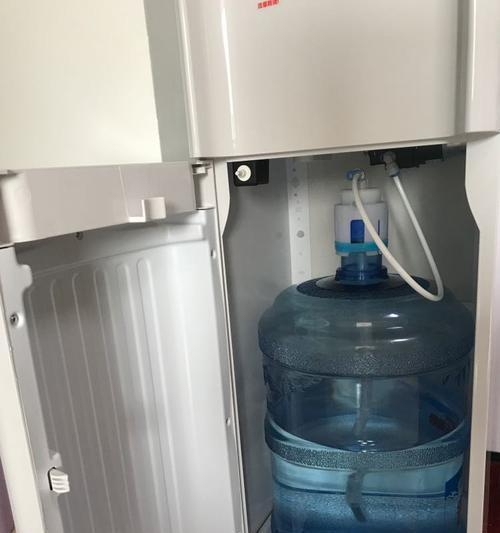 饮水机滴水的原因——探寻问题的根源（解密饮水机滴水的危害及防范之道）
