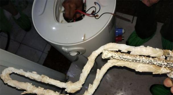 万和热水器插头烧坏的原因与更换方法