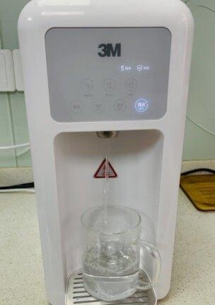 净水器水箱裂痕的原因及解决方法（为什么净水器水箱会出现裂痕）