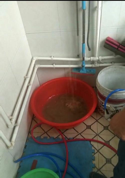 如何清洗热水器水管内部（简单有效的清洗方法）