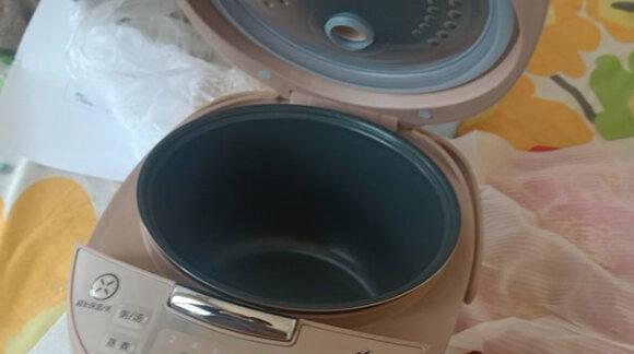 电饭煲里的液体处理方法（合理利用电饭煲中的液体）